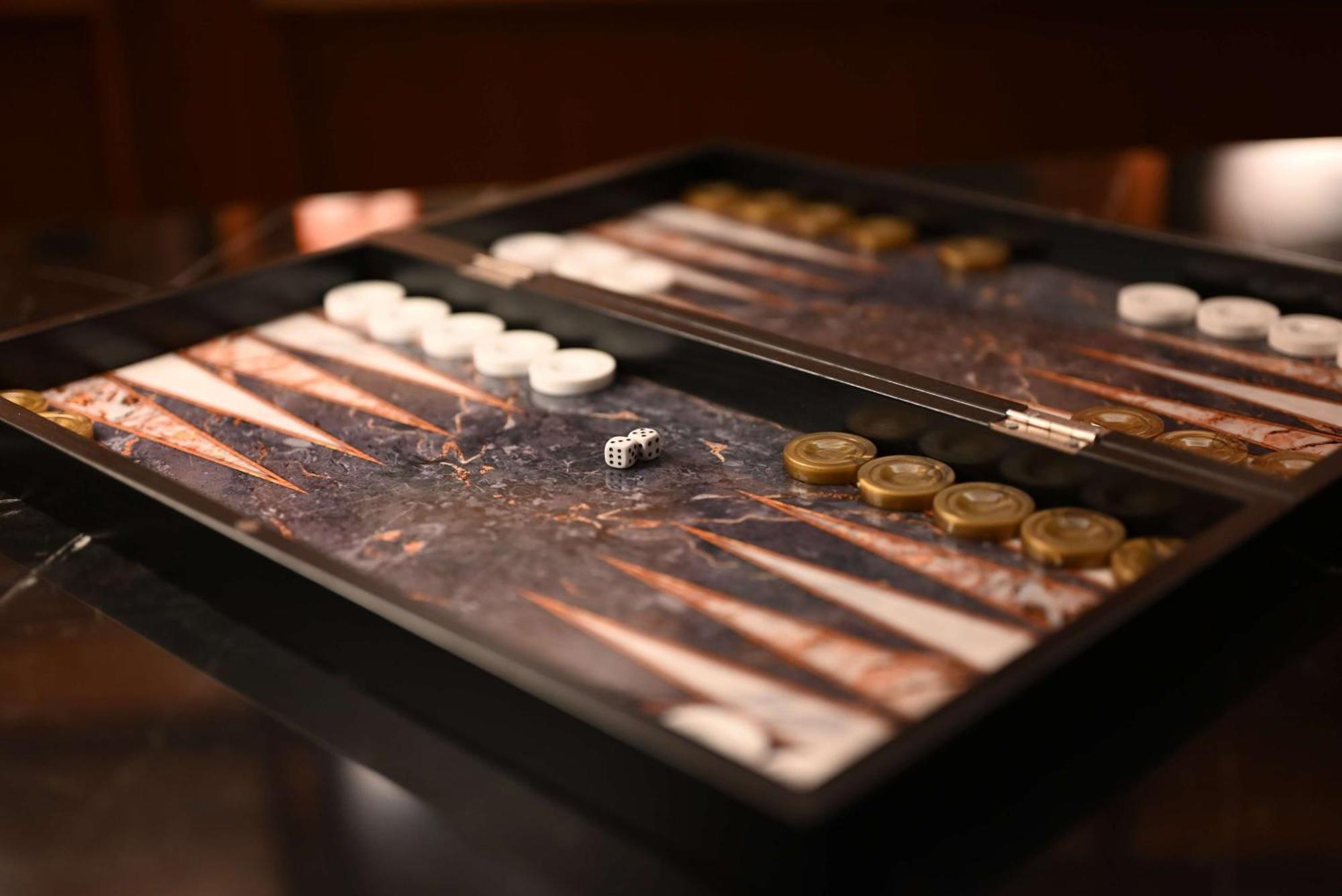 Mansard Riyadh, A Radisson Collection Hotel Exteriér fotografie A backgammon board