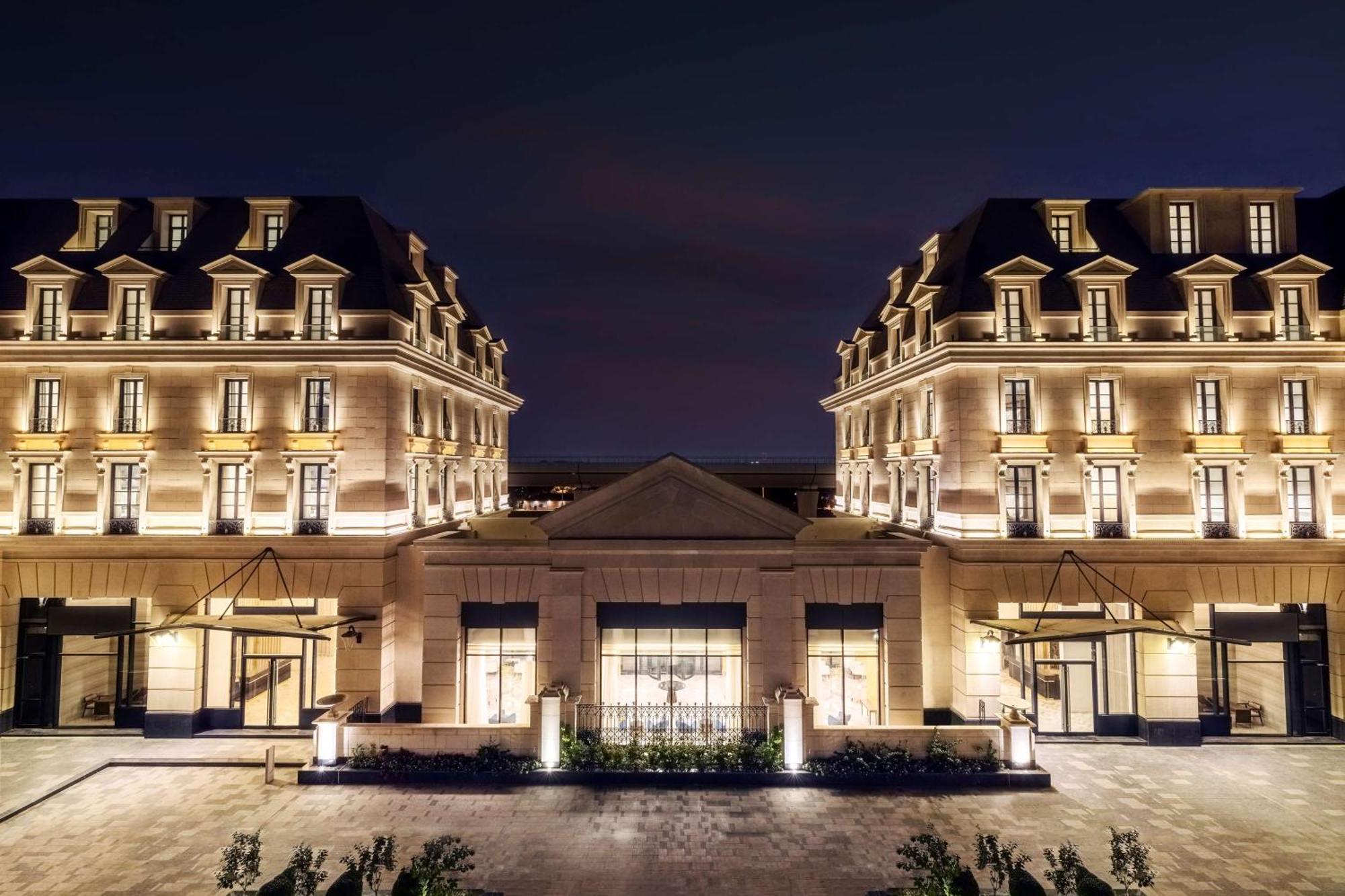 Mansard Riyadh, A Radisson Collection Hotel Exteriér fotografie The hotel at night