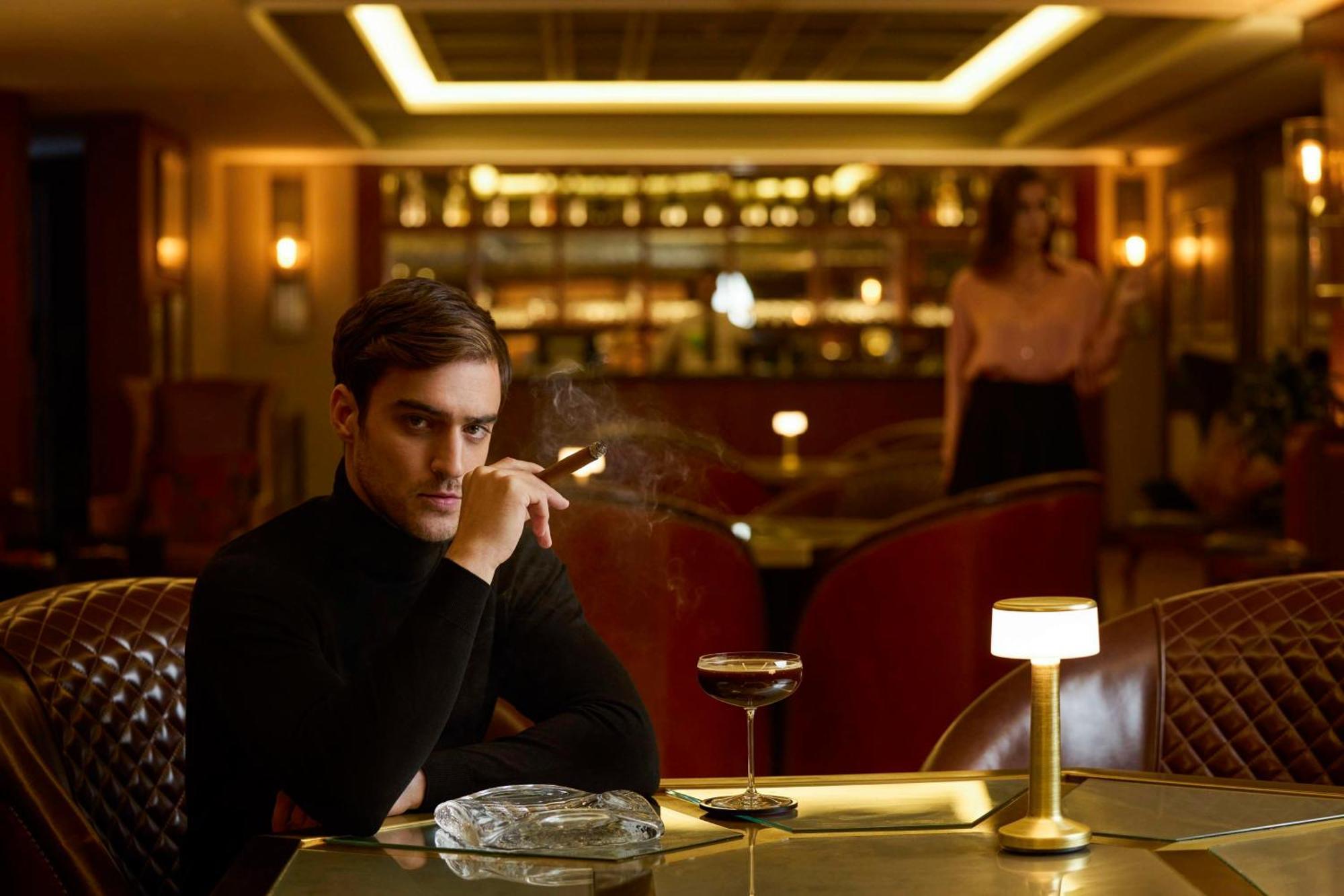Mansard Riyadh, A Radisson Collection Hotel Exteriér fotografie The bar at the Mandarin Oriental, London