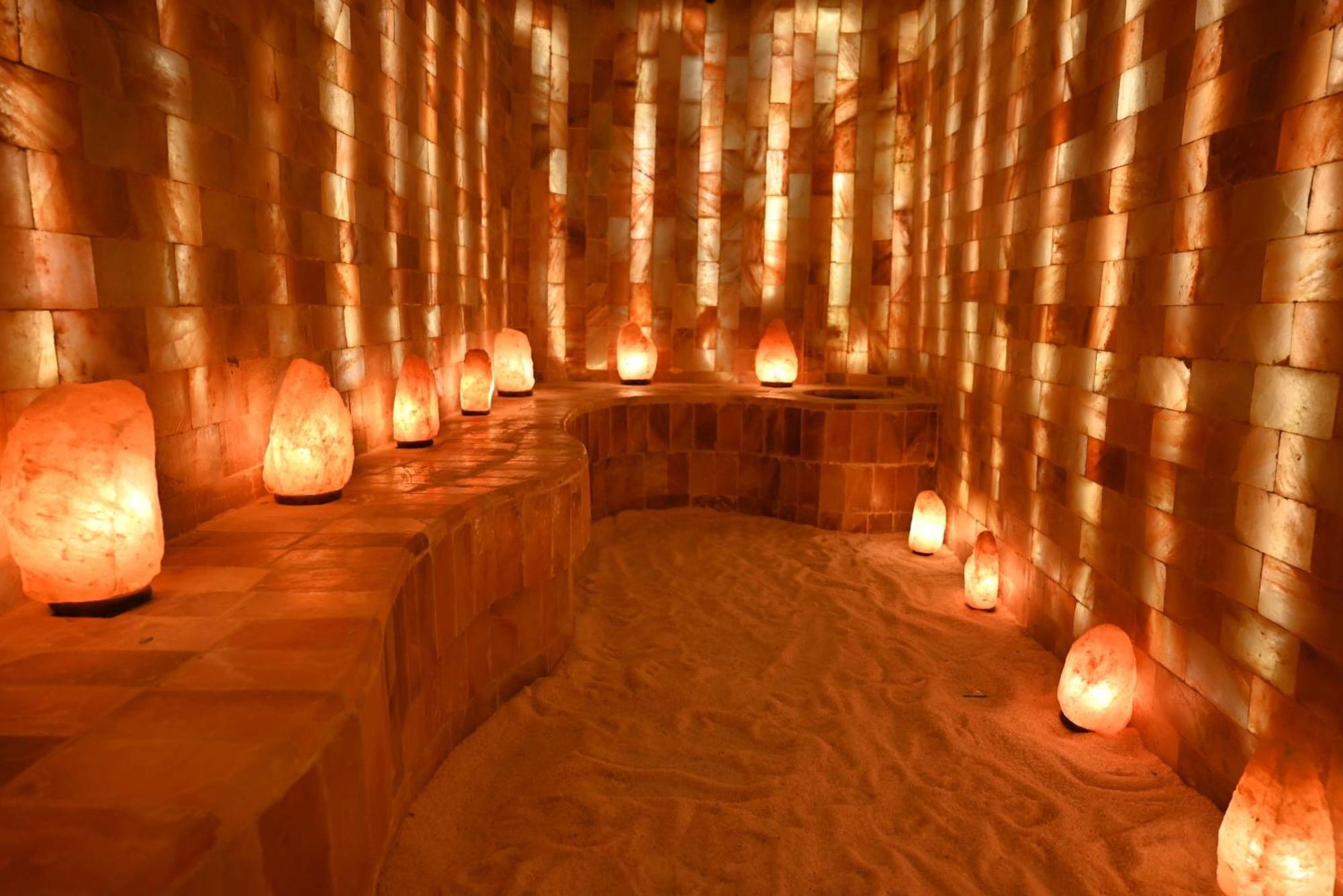 Mansard Riyadh, A Radisson Collection Hotel Exteriér fotografie Himalayan salt cave